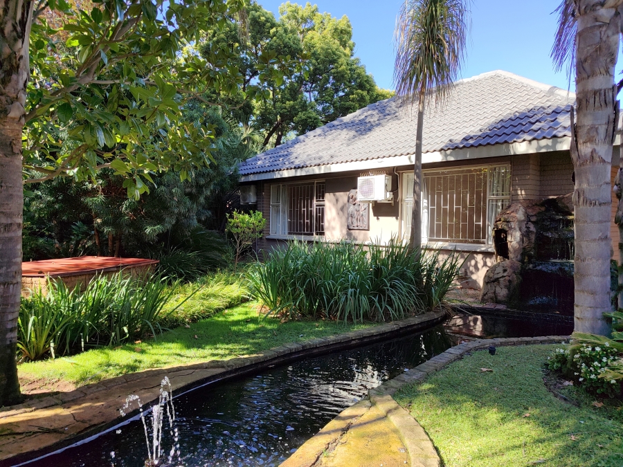 5 Bedroom Property for Sale in Stilfontein North West